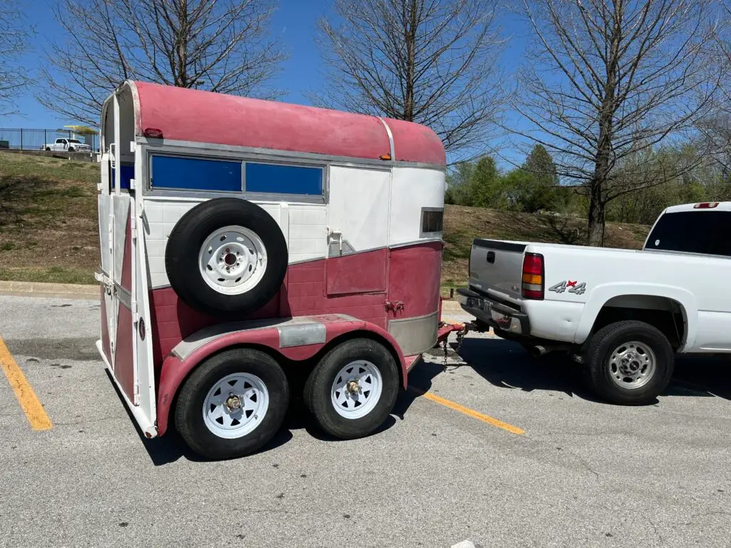 SIgnature Sips mobile bar horse trailer transformation