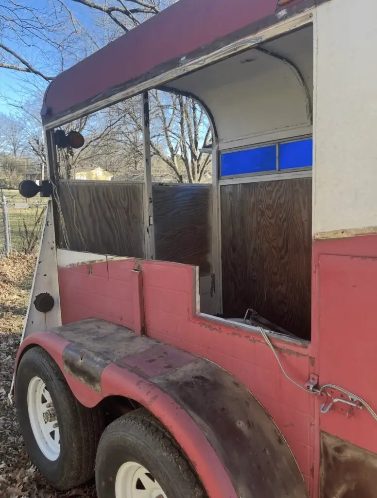 SIgnature Sips mobile bar horse trailer transformation