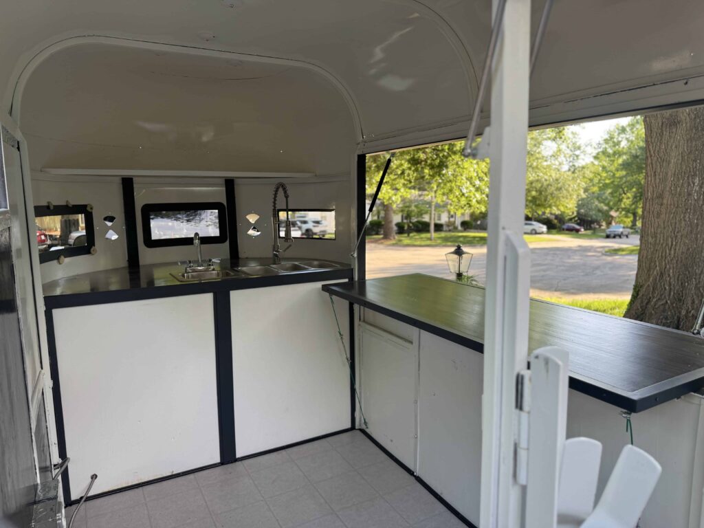 SIgnature Sips mobile bar horse trailer transformation